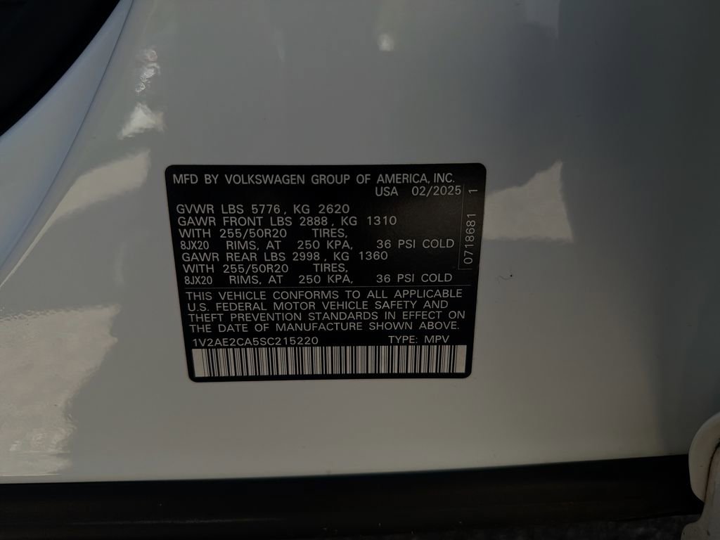 Used 2025 Volkswagen Atlas Cross Sport SEL R-Line AWD/4WD image 27