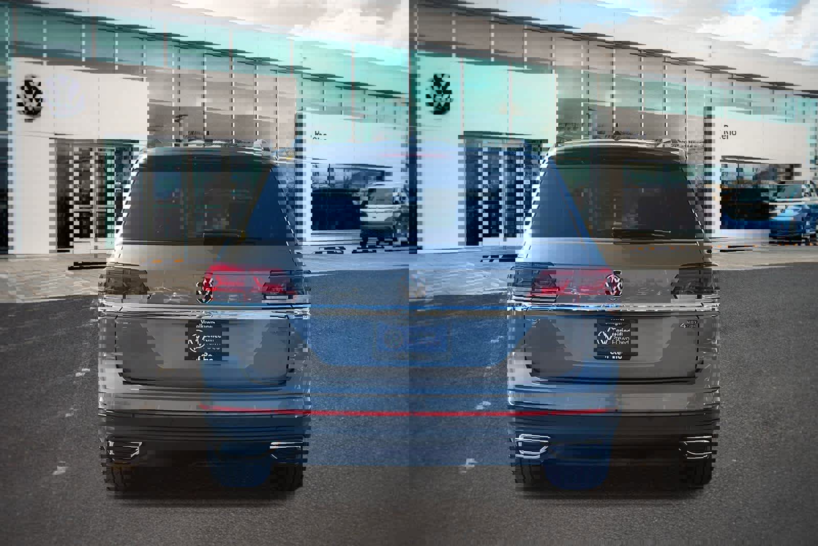 Certified 2023 Volkswagen Atlas SE image 6