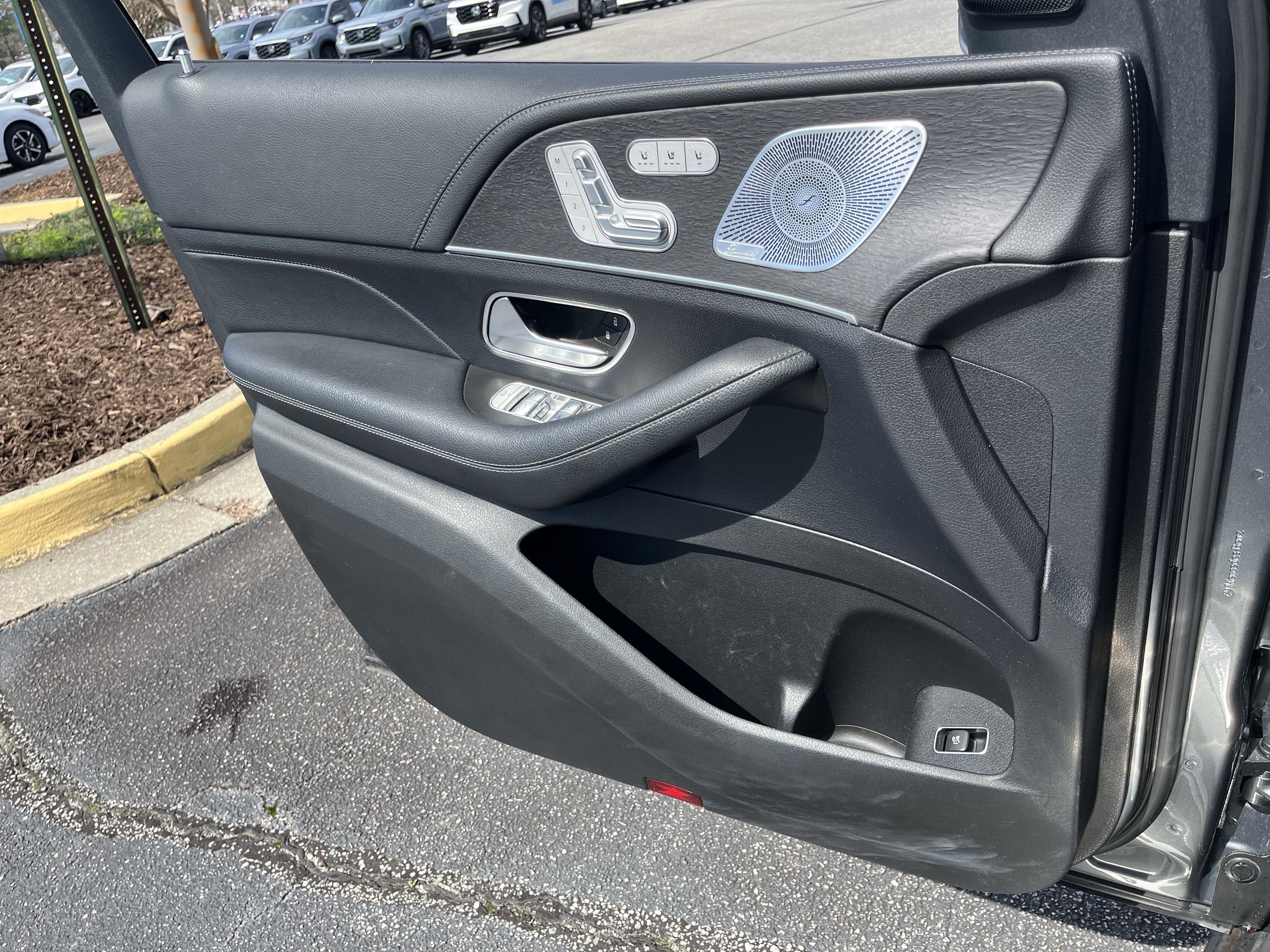 Used 2021 Mercedes-Benz GLS 580 4MATIC image 15