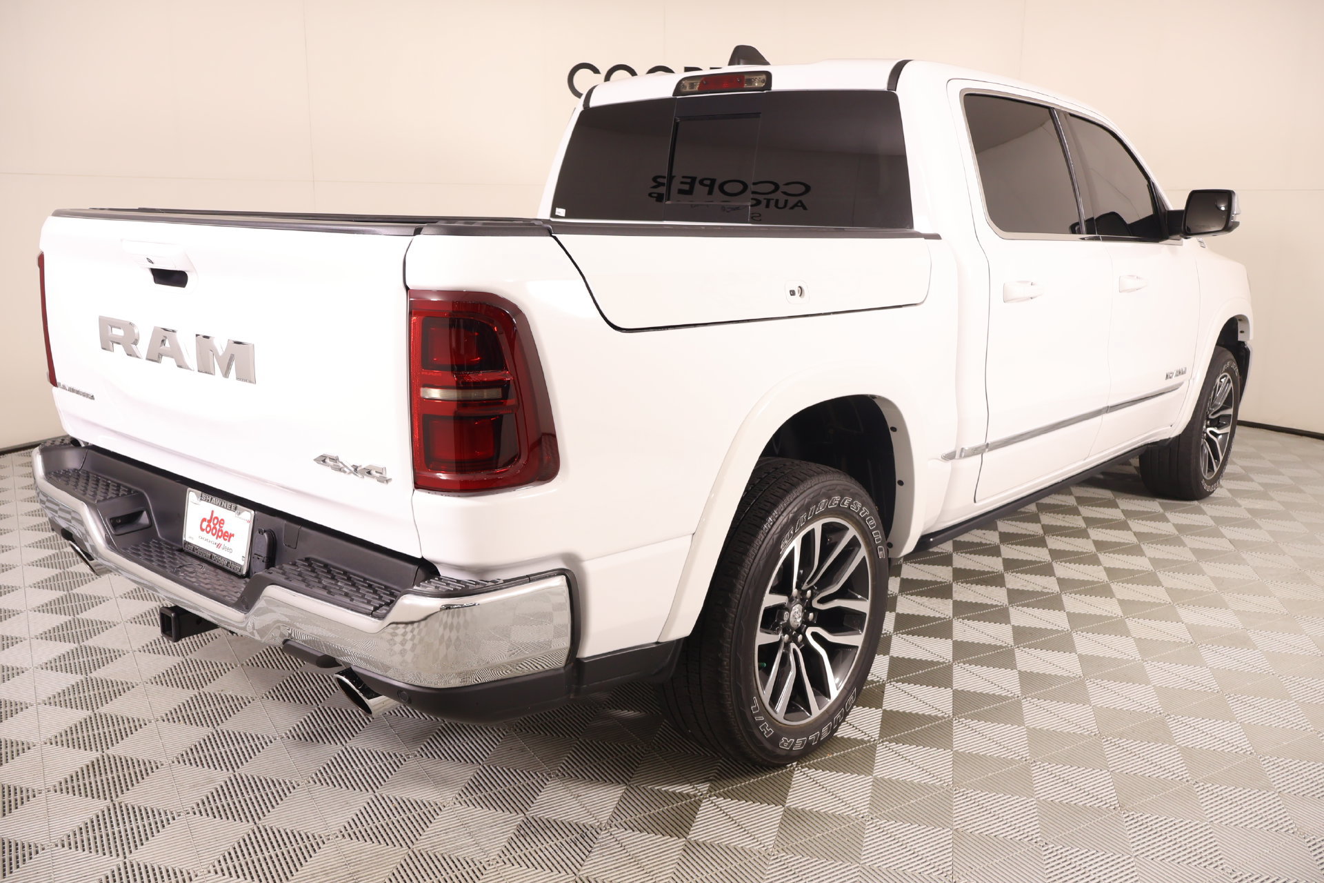 Used 2025 RAM 1500 Limited AWD/4WD image 22