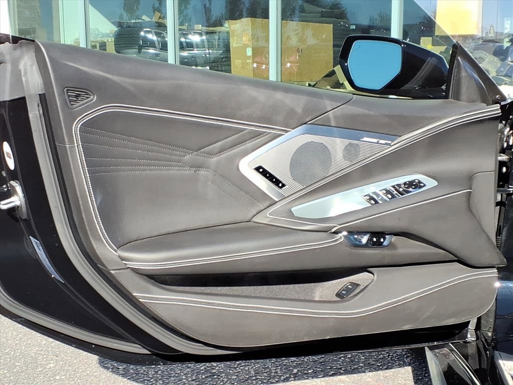 Used 2025 Chevrolet Corvette Z06 image 16