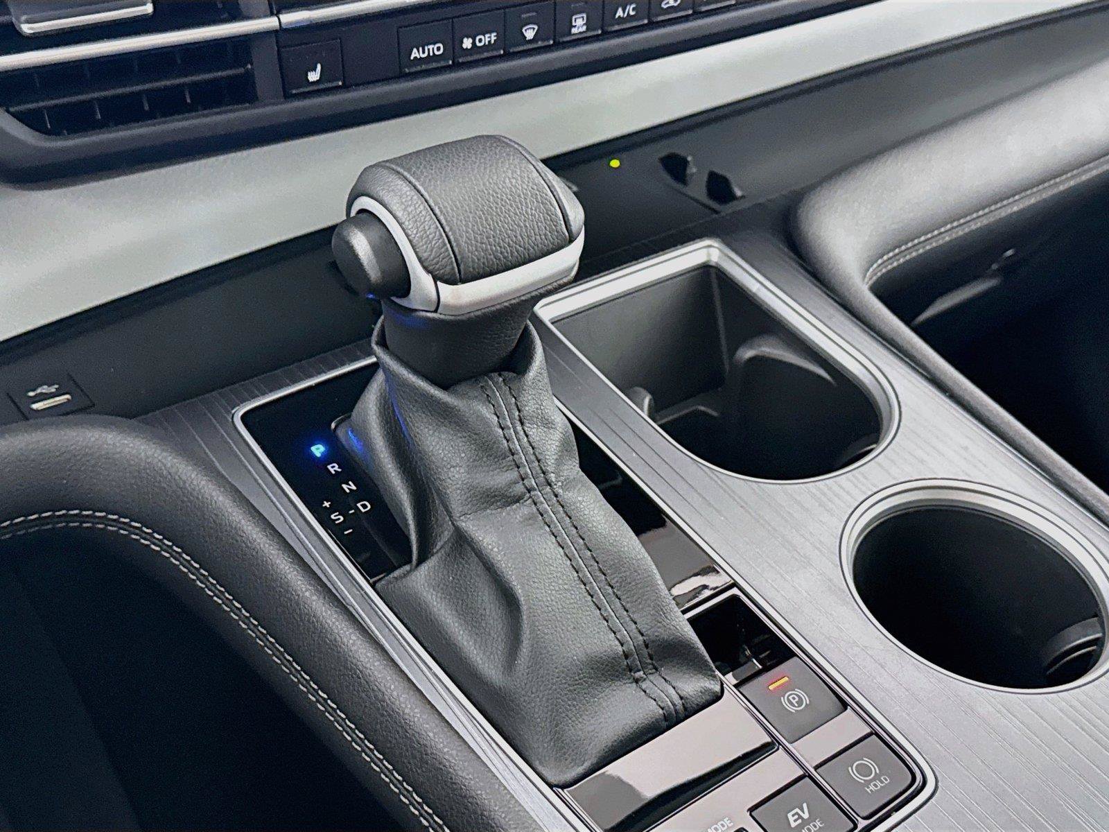 Certified 2026 Toyota Sienna XLE FWD image 28