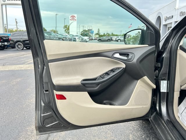Used 2015 Ford Focus SE FWD image 20