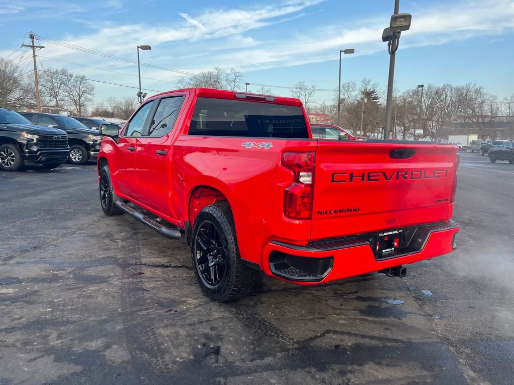 Used 2025 Chevrolet Silverado 1500 Custom w/ Turbomax Blackout Package image 3
