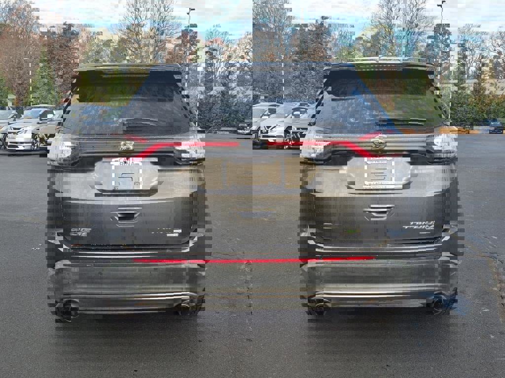 Used 2018 Ford Edge Titanium w/ Ford Safe & Smart Package image 6