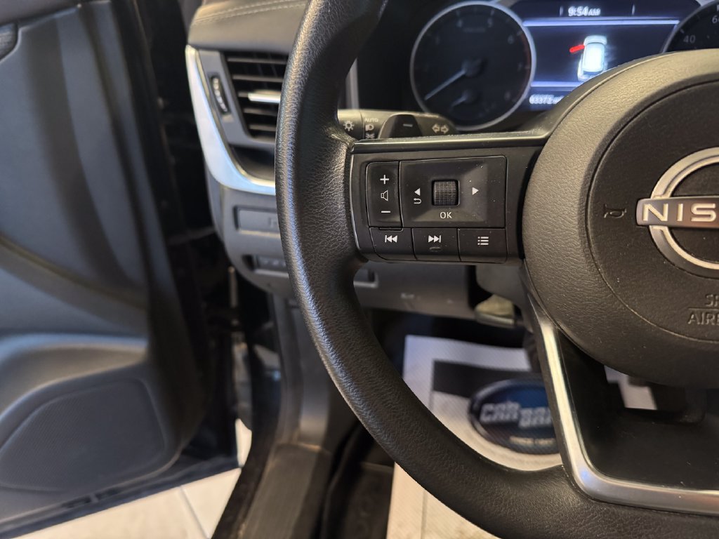Used 2023 Nissan Rogue S AWD/4WD image 11