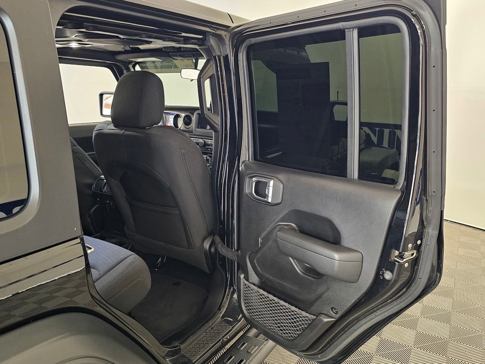 Used 2023 Jeep Wrangler Unlimited Sport AWD/4WD image 27