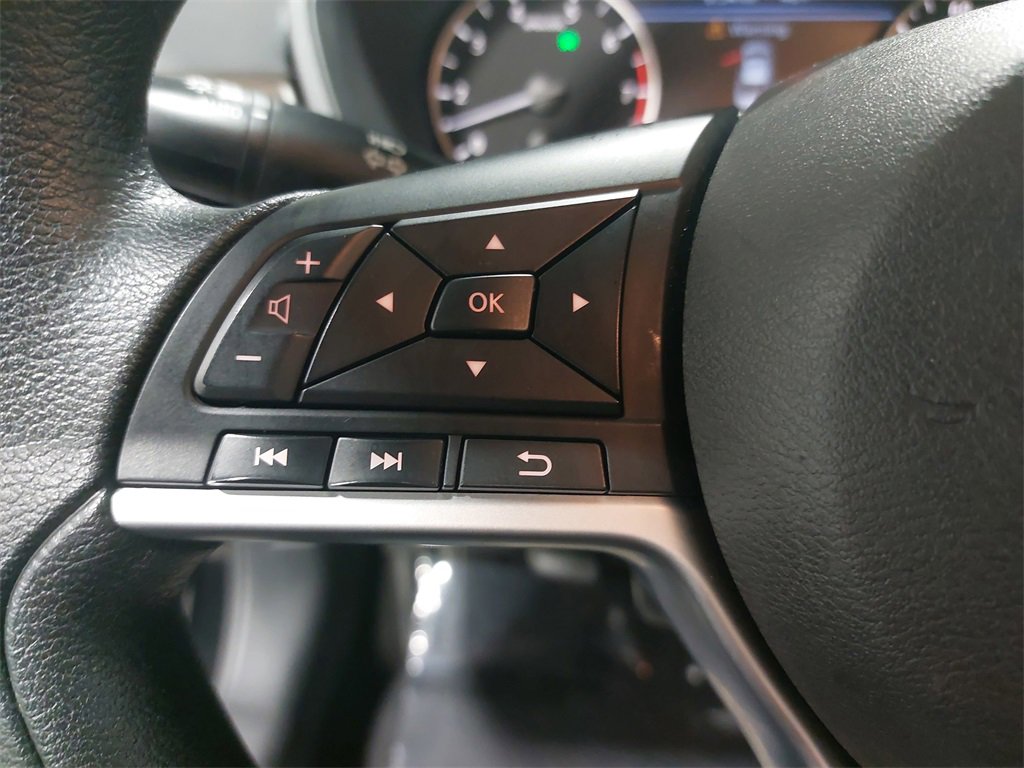 Used 2024 Nissan Altima 2.5 SV image 16