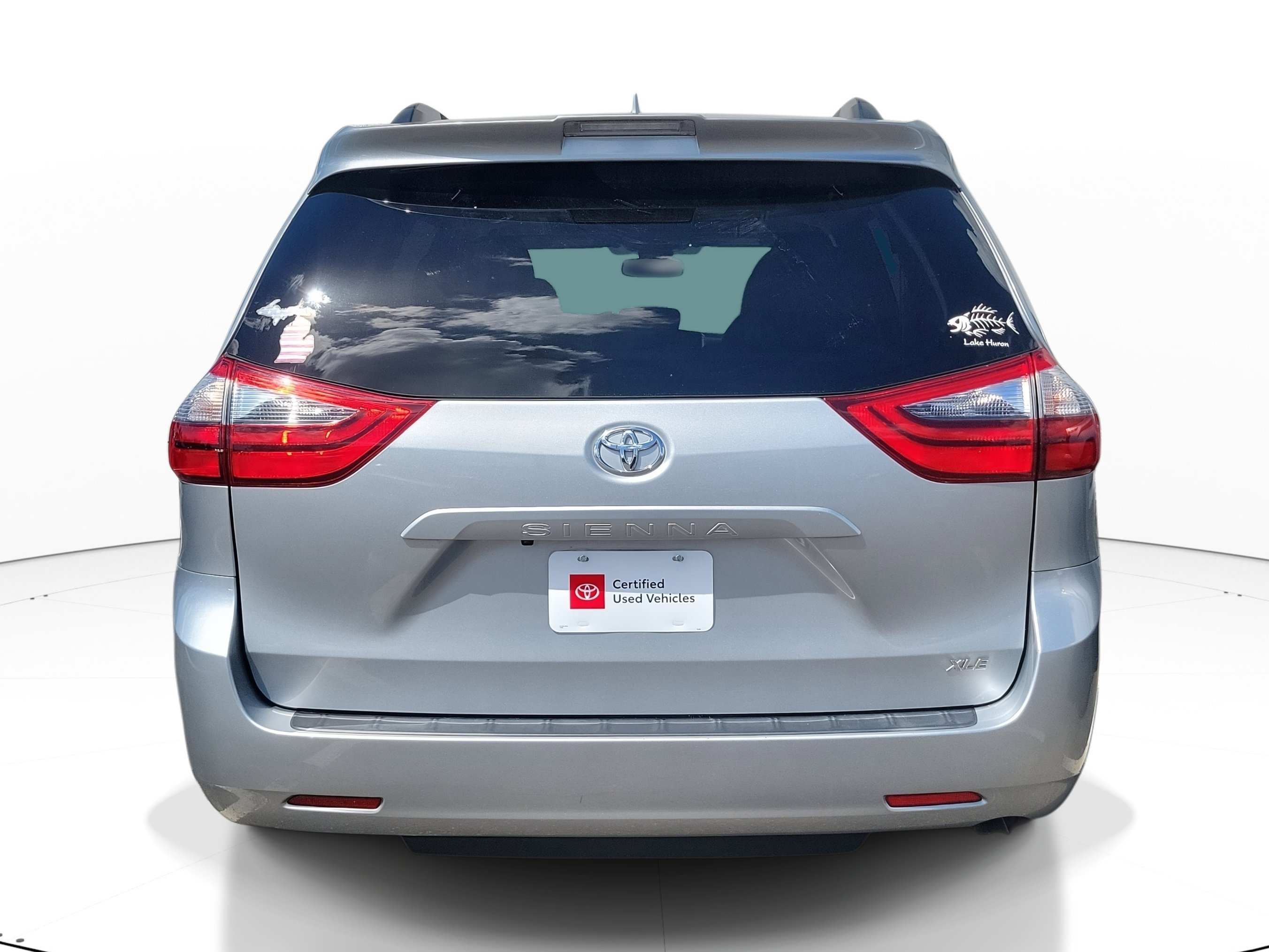 Used 2020 Toyota Sienna XLE image 9