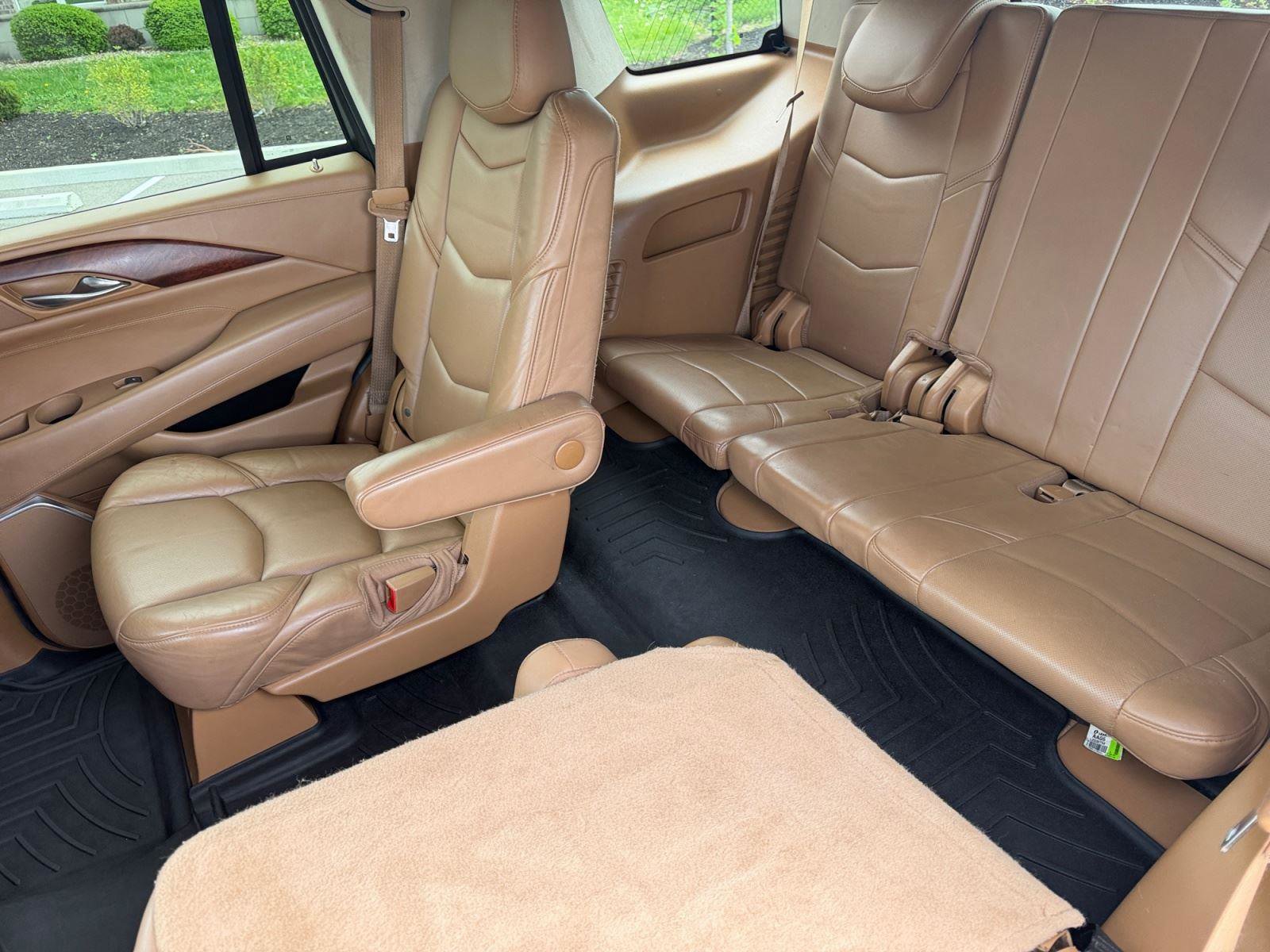 Used 2016 Cadillac Escalade Platinum AWD/4WD image 45