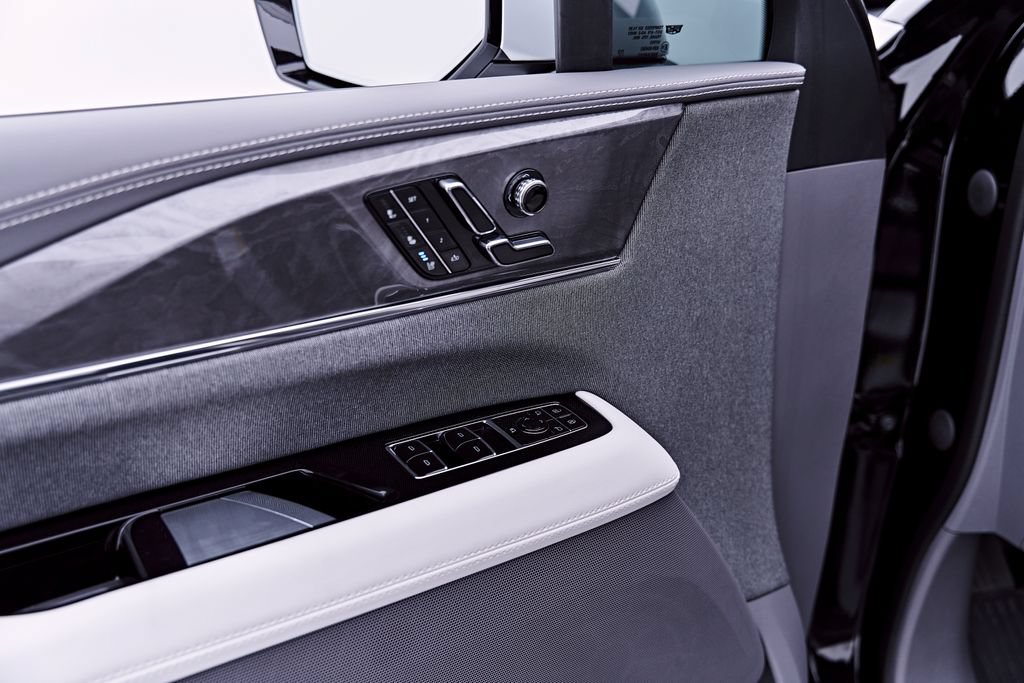 Used 2026 Cadillac Escalade IQ Sport 1 w/ LPO, Etrunk Organizer Package AWD/4WD image 48