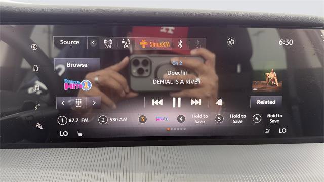 Certified 2025 Nissan Murano SV image 14