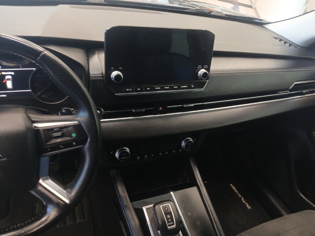 Used 2022 Mitsubishi Outlander SE AWD/4WD image 9
