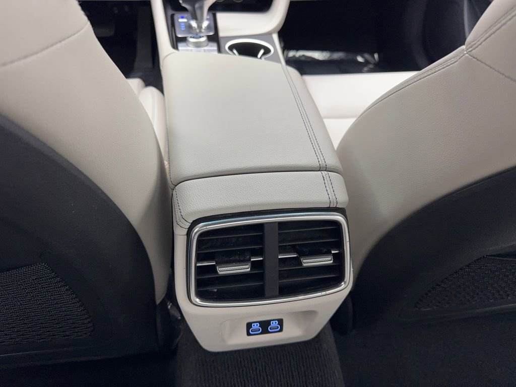 Used 2025 Genesis G70 2.5T image 68