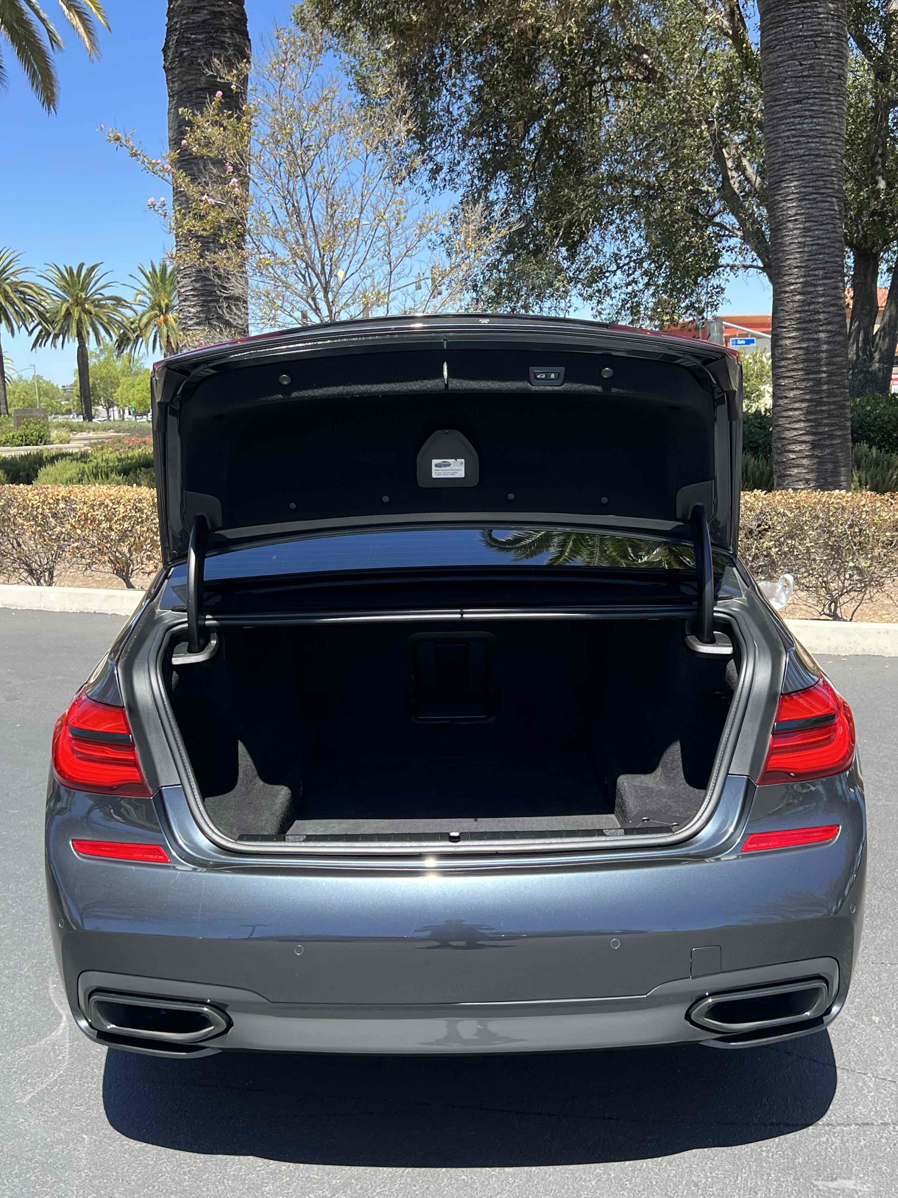 Used 2018 BMW 750i RWD image 78
