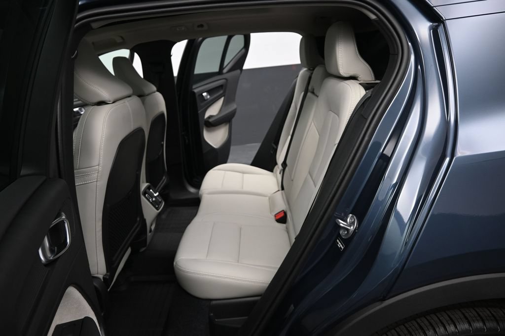 New 2026 Volvo XC40 B5 Ultra w/ Protection Package Premier AWD/4WD image 14