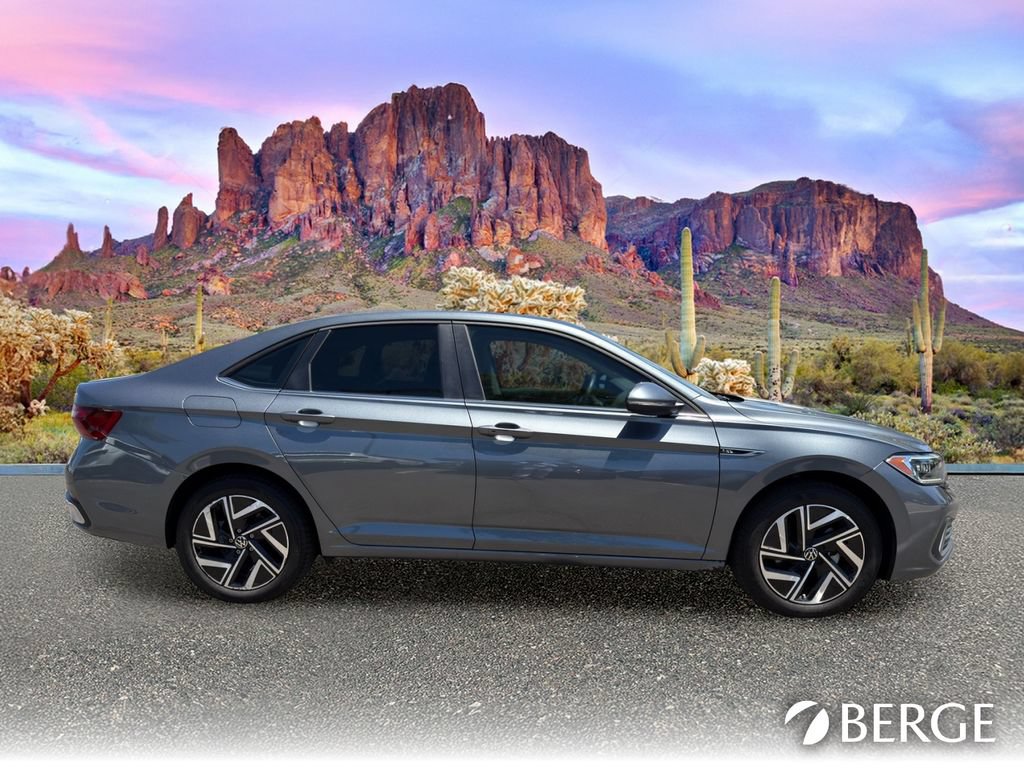 Used 2023 Volkswagen Jetta SEL FWD image 9
