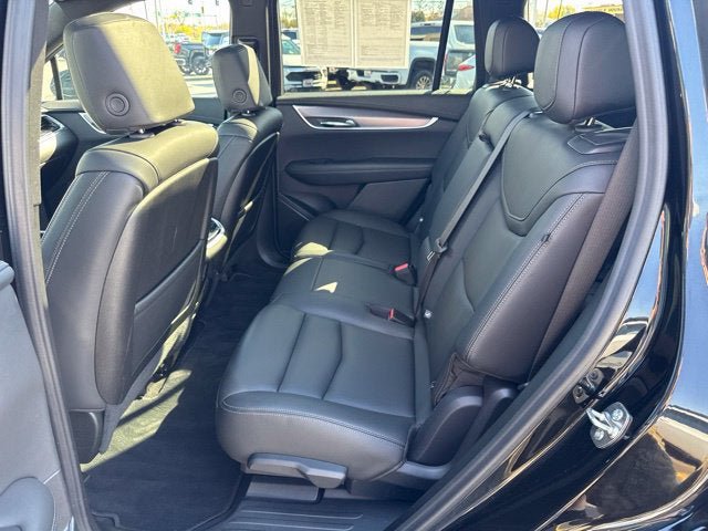 Used 2025 Cadillac XT6 Luxury FWD image 18