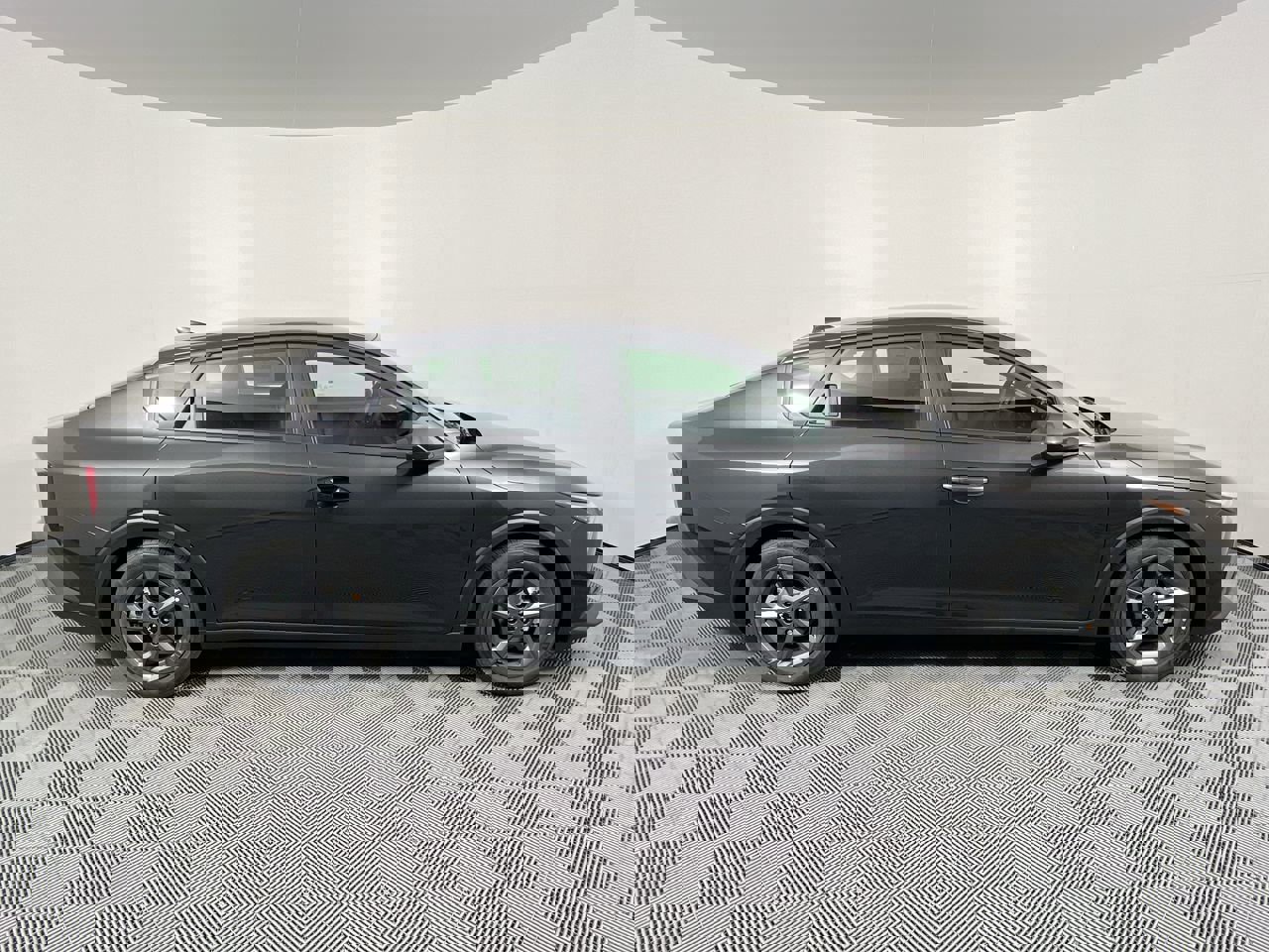 New 2025 Kia K4 LXS image 2