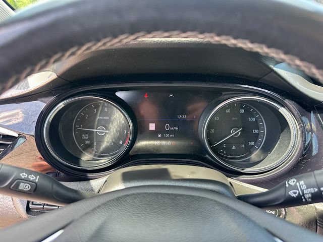 Used 2020 Buick Encore GX Essence w/ Experience Buick Package FWD image 22