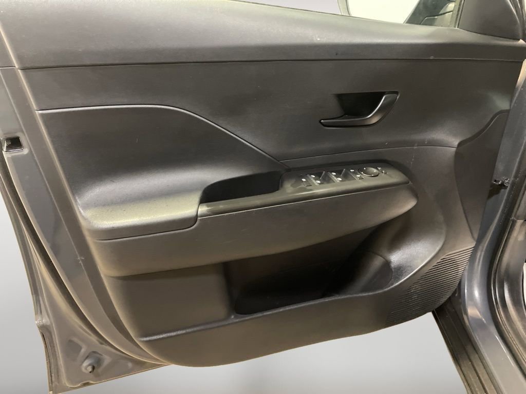 Certified 2024 Hyundai Kona SE image 15