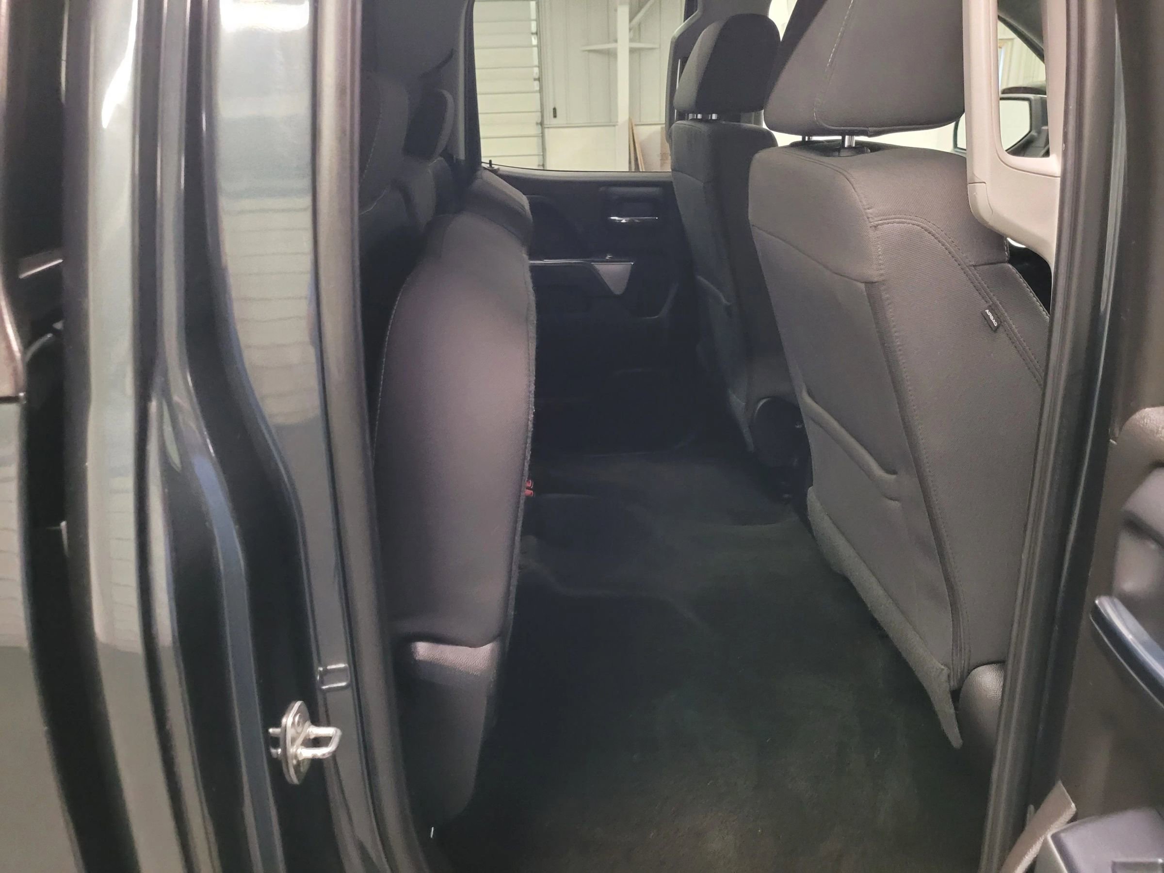 Used 2018 Chevrolet Silverado 1500 LT image 32