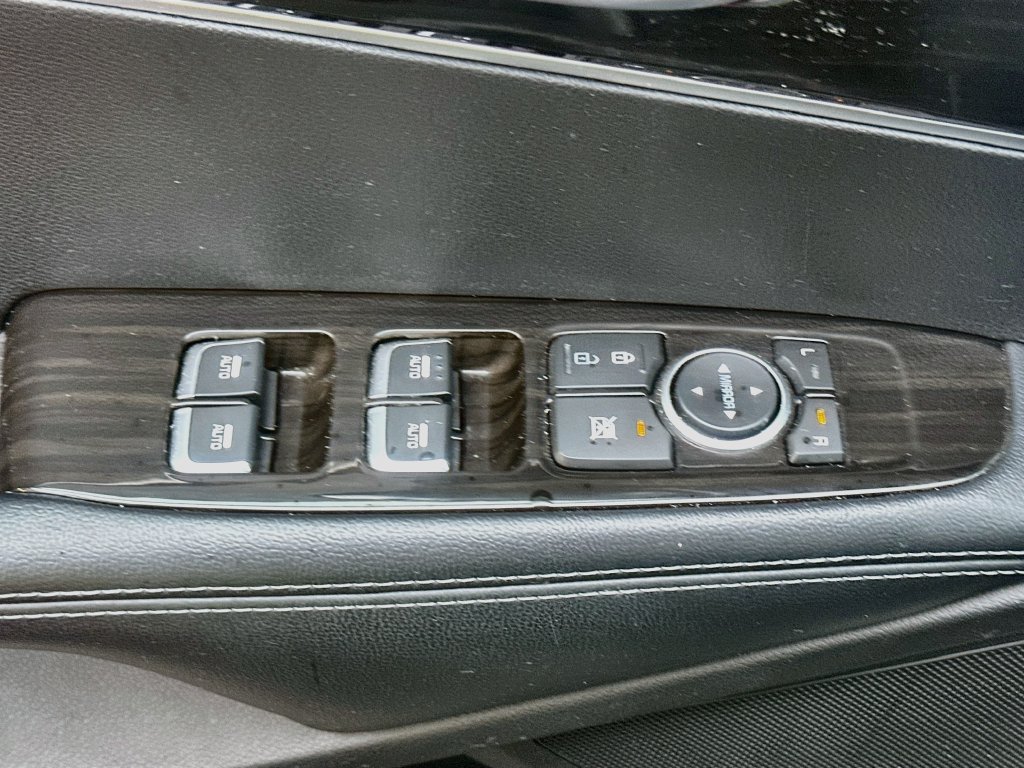 Used 2019 Kia Sorento FWD image 17