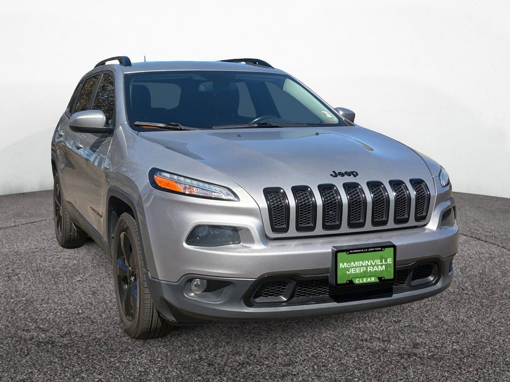 Used 2018 Jeep Cherokee Latitude w/ Altitude Package image 7