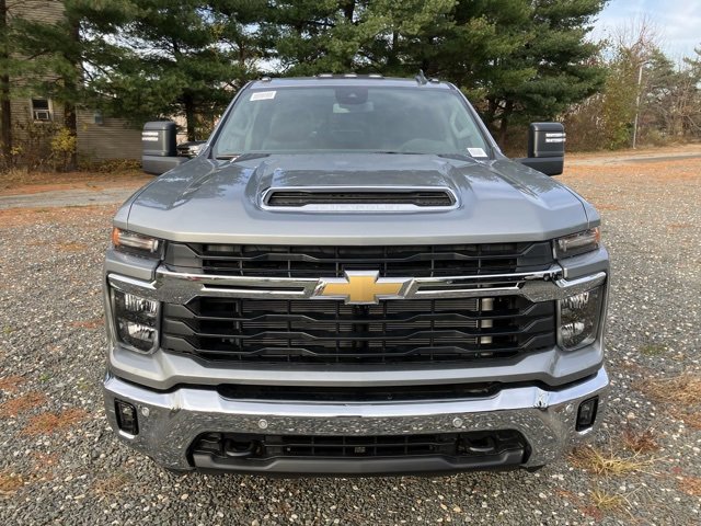 New 2026 Chevrolet Silverado 3500 LT image 2