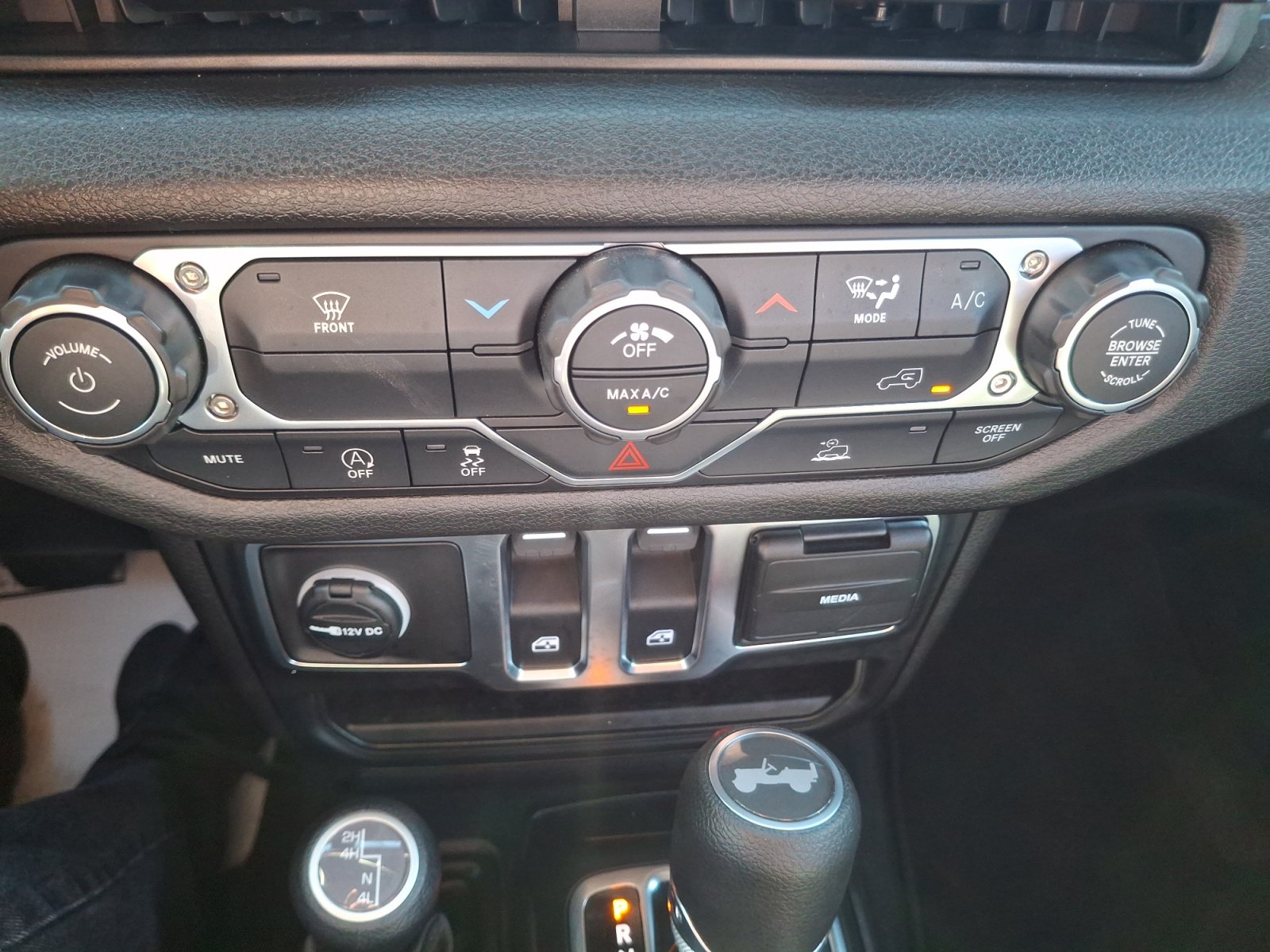 Used 2026 Jeep Wrangler Sport AWD/4WD image 21