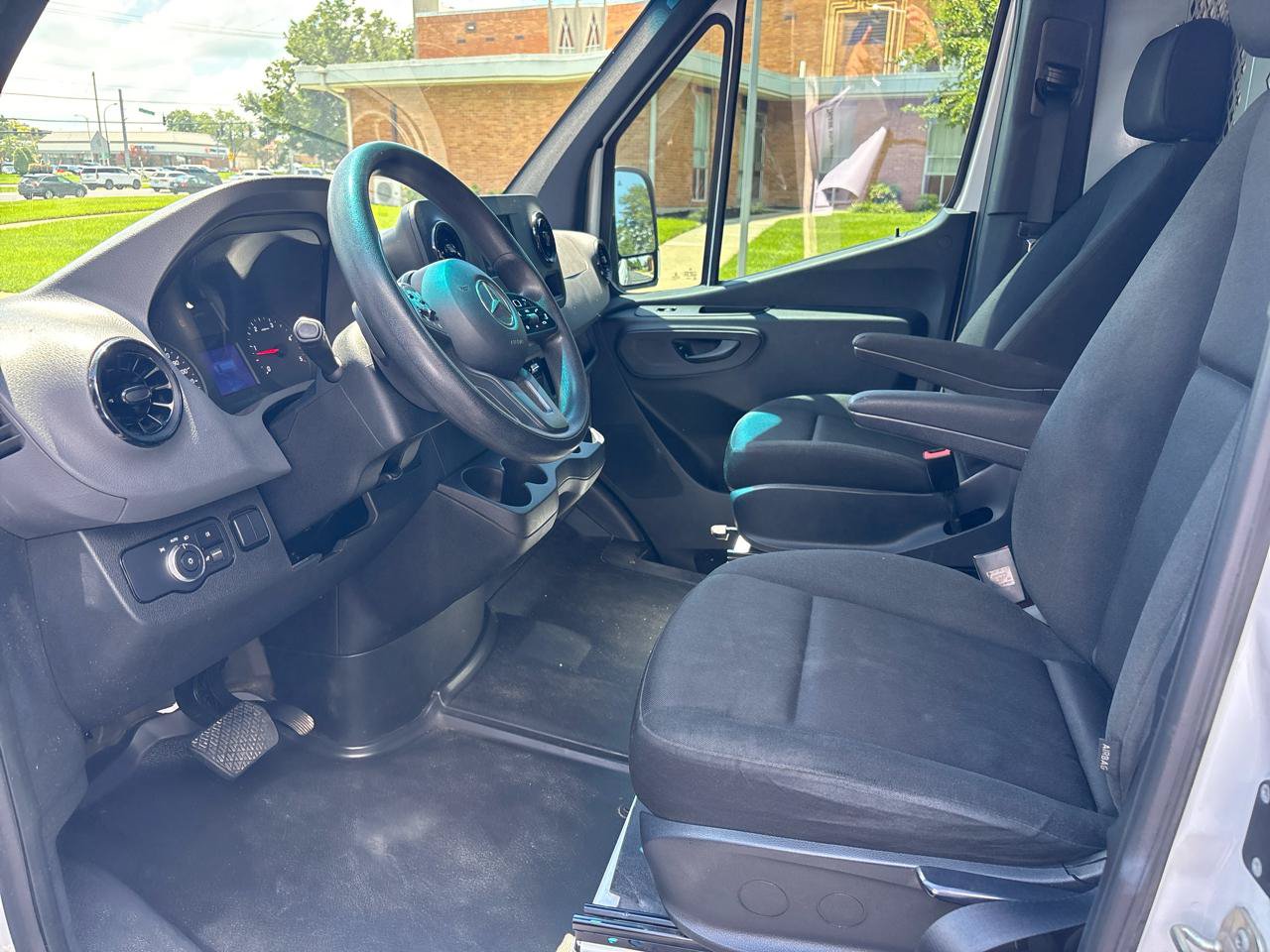 Used 2020 Mercedes-Benz Sprinter 3500 image 15