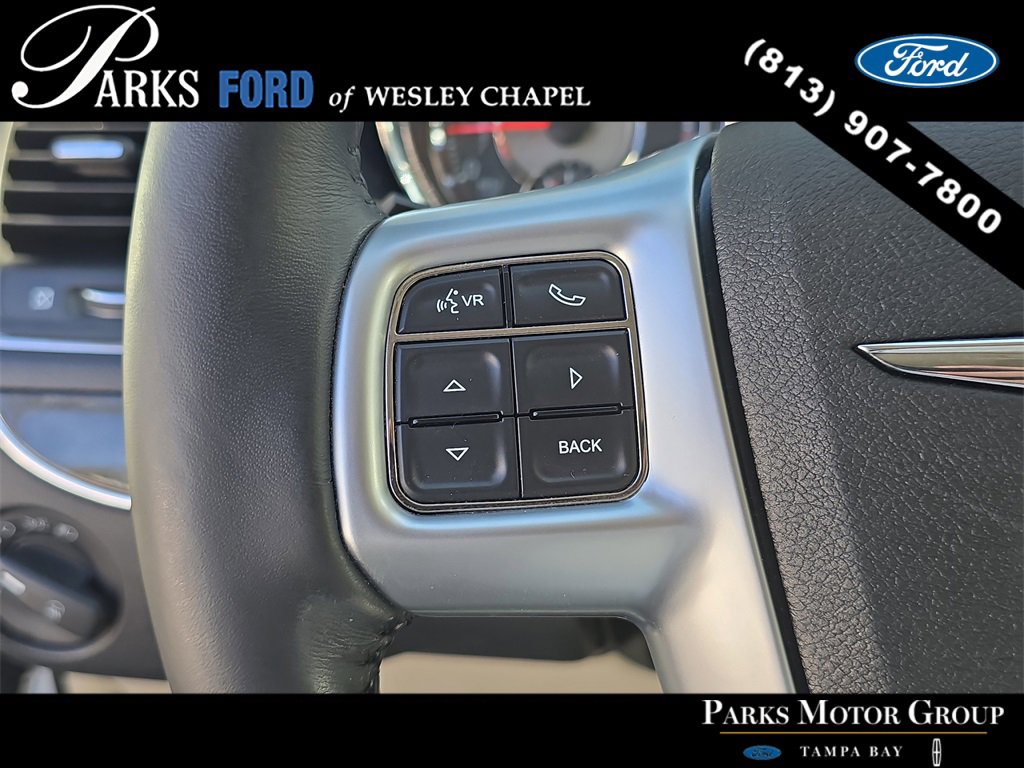 Used 2012 Chrysler Town & Country Touring-L w/ Premium Group image 29