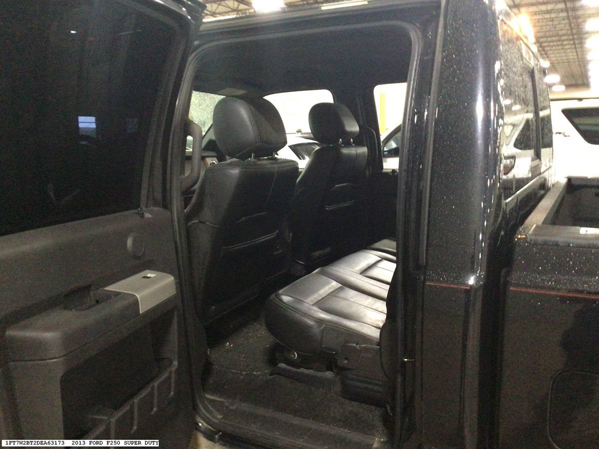 Used 2013 Ford F250 Lariat w/ Lariat Interior Pkg AWD/4WD image 9