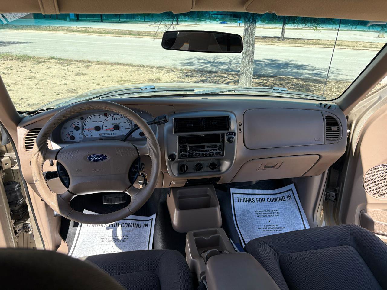 Used 2001 Ford Explorer Sport Trac 2WD image 32