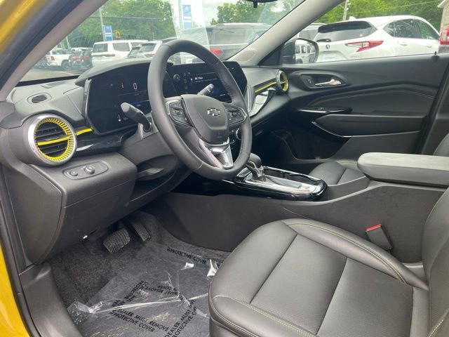 Used 2024 Chevrolet Trax ACTIV w/ Sunroof Package FWD image 2
