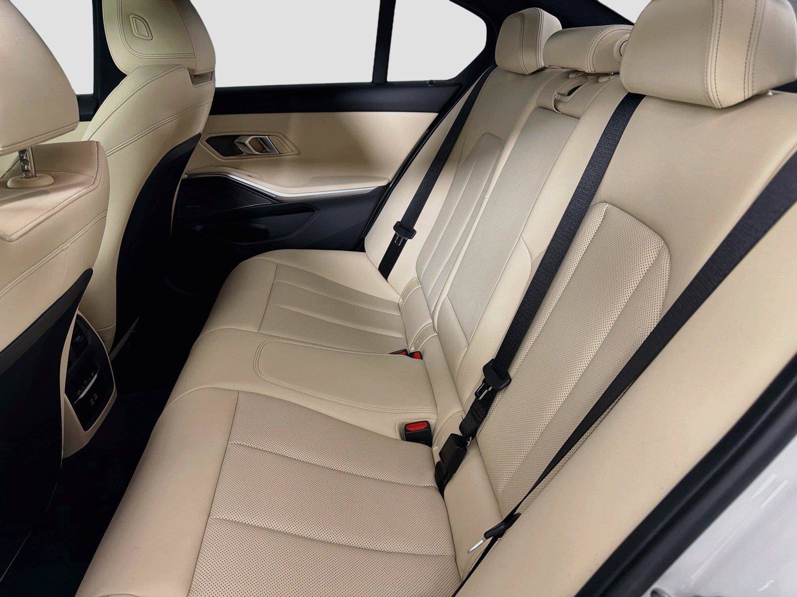 New 2026 BMW 330i xDrive Sedan w/ Premium Package AWD/4WD image 25