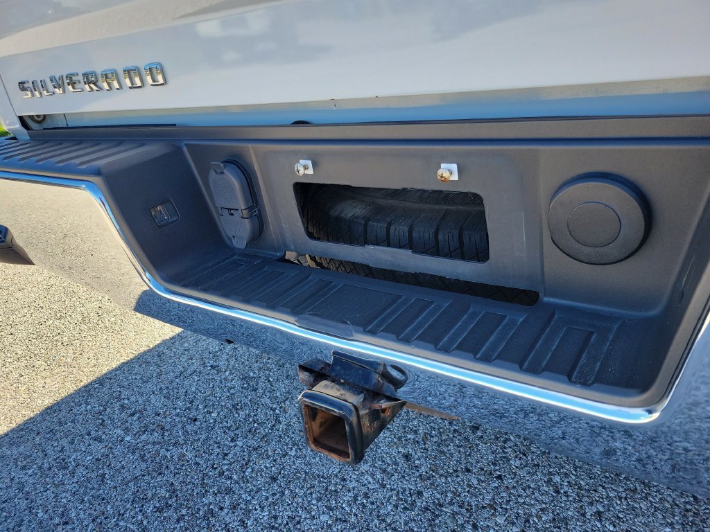 Used 2018 Chevrolet Silverado 1500 LT w/ All Star Edition AWD/4WD image 9