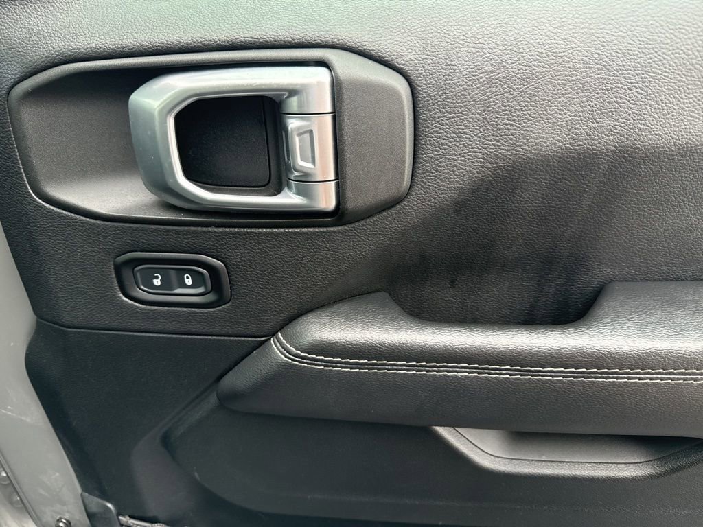 Used 2020 Jeep Wrangler Unlimited Sahara w/ Uconnect 4C Nav & Sound Group image 18