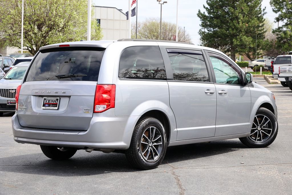 Used 2019 Dodge Grand Caravan GT image 3