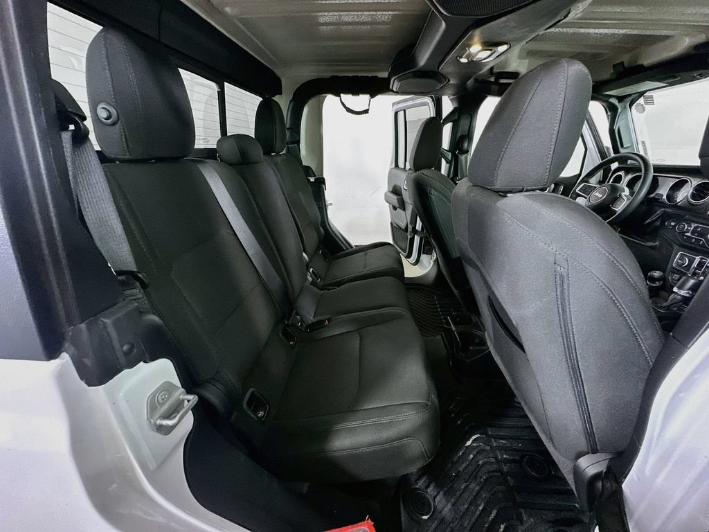 Used 2023 Jeep Gladiator Overland AWD/4WD image 39