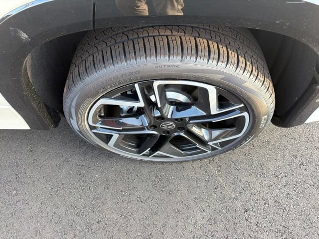 New 2026 Volkswagen Tiguan SEL R-Line AWD/4WD image 9