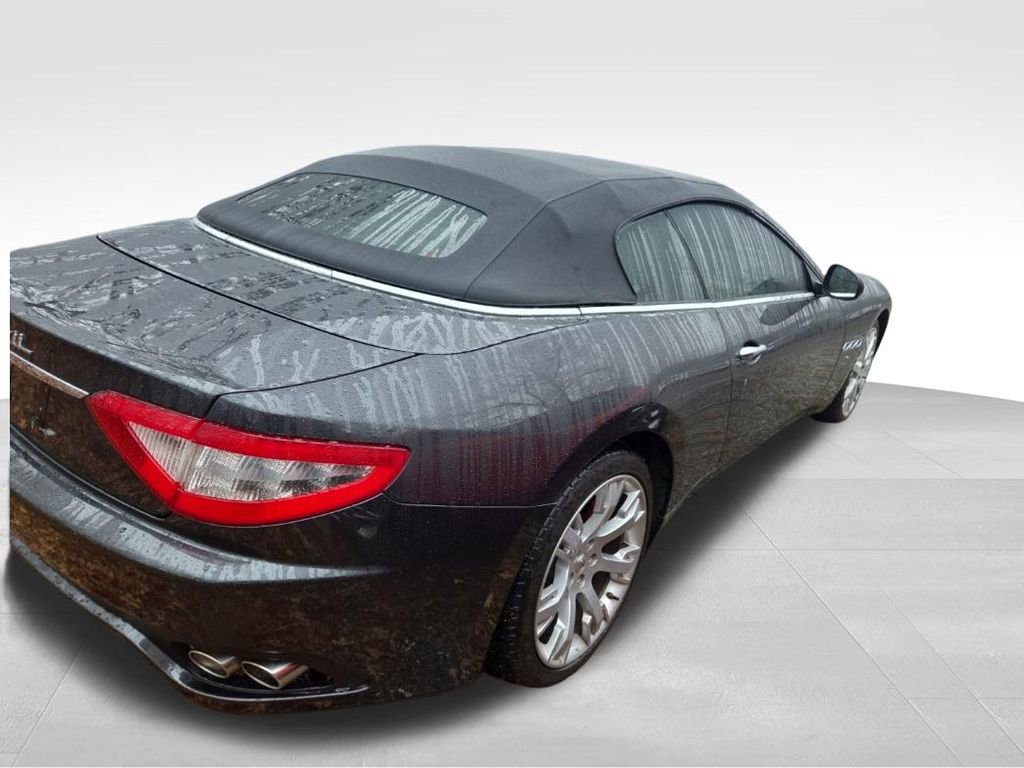 Used 2015 Maserati GranTurismo Convertible image 3