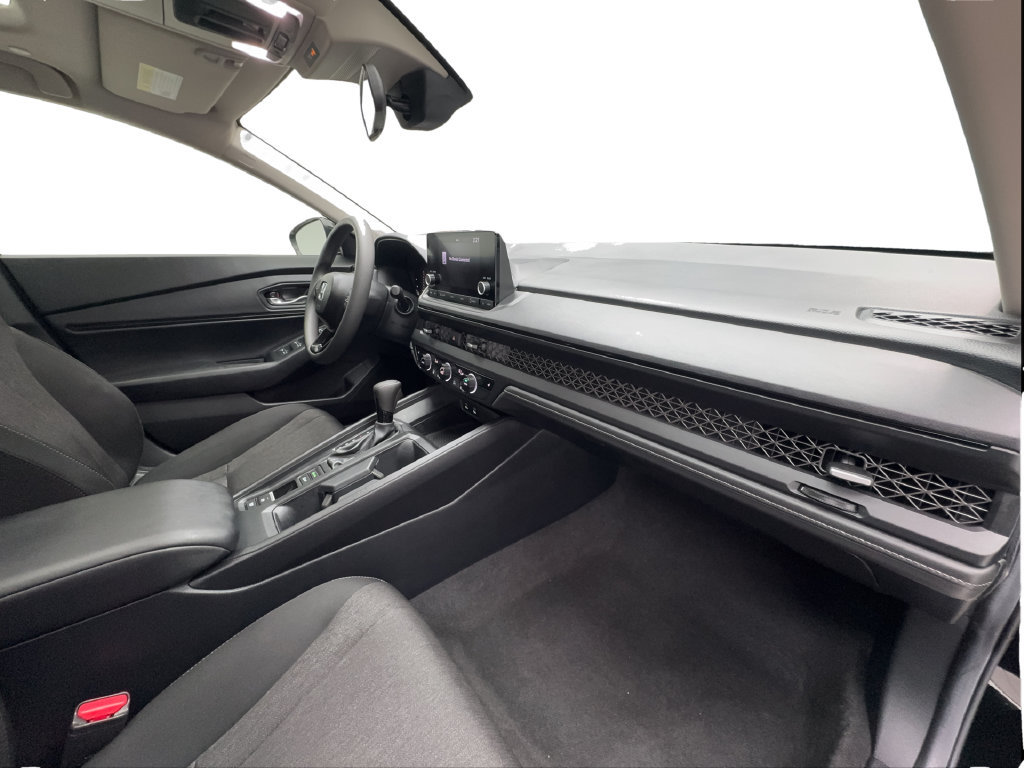 Used 2025 Honda Accord SE image 37