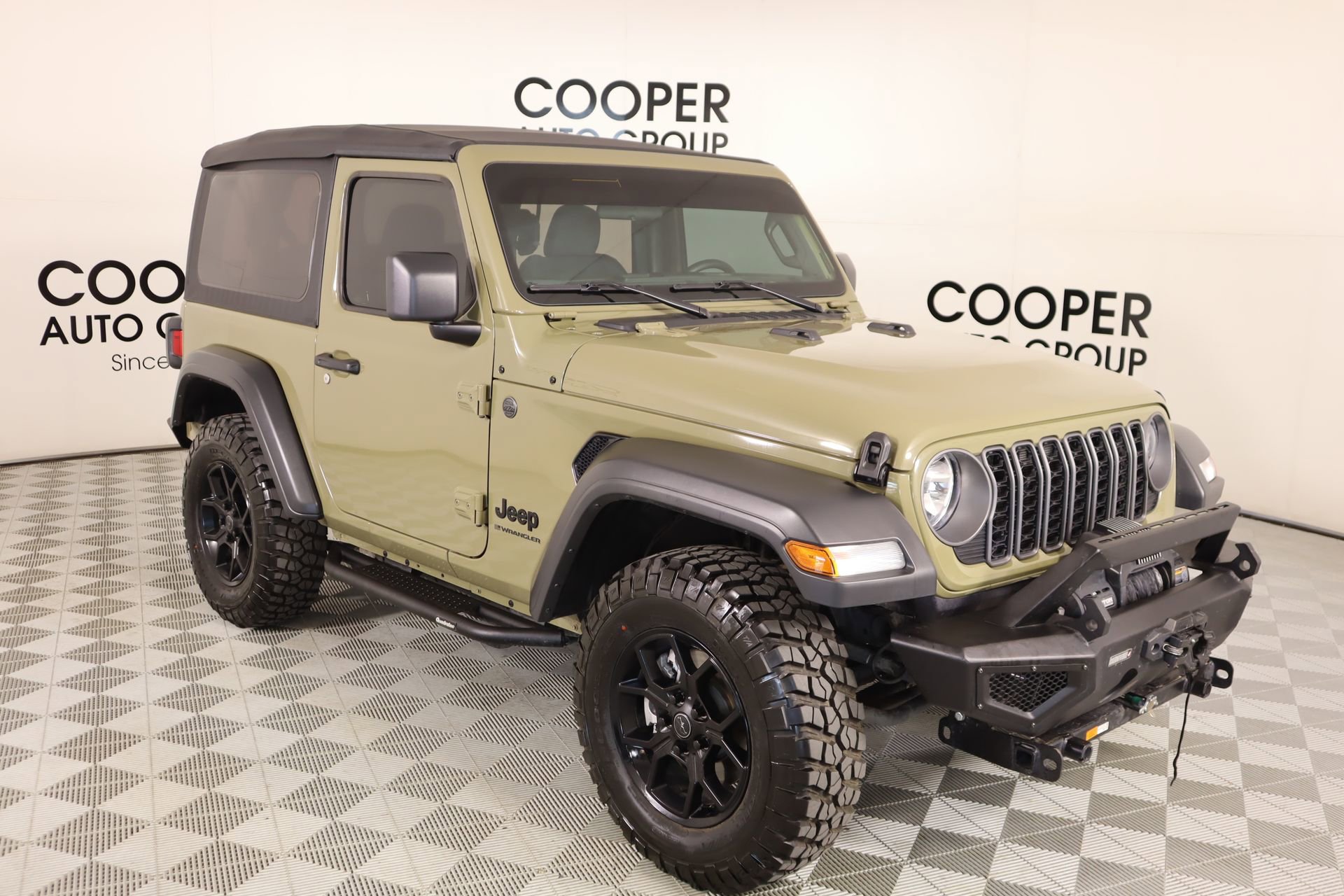 Used 2025 Jeep Wrangler Sport image 1