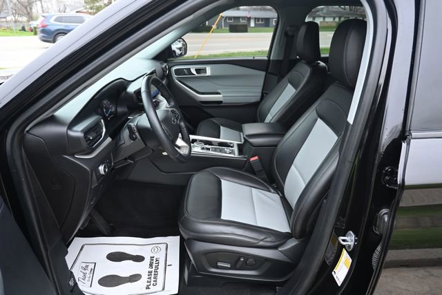 Used 2022 Ford Explorer XLT w/ Equipment Group 202A image 28