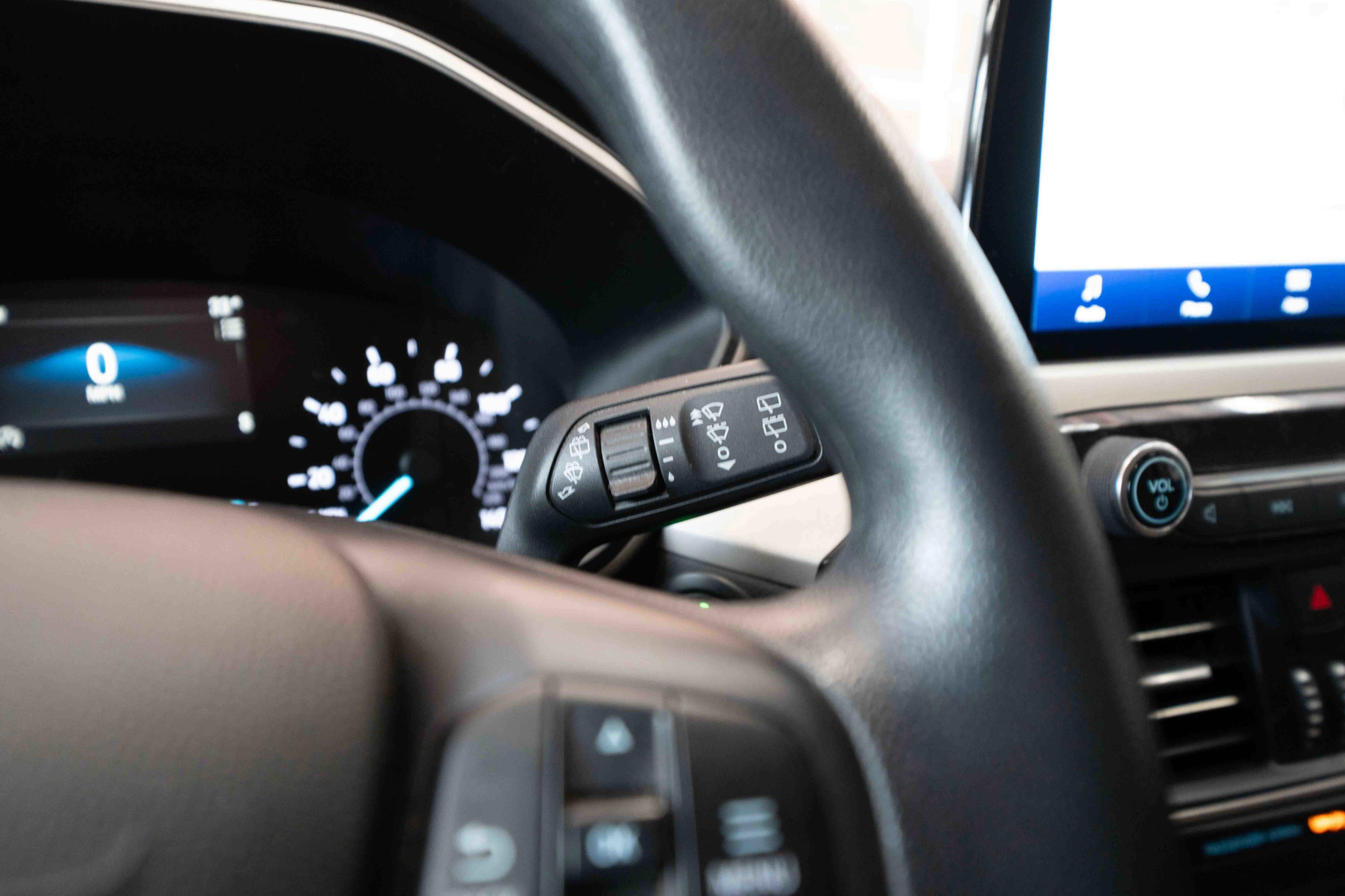 Used 2020 Ford Escape SE image 15