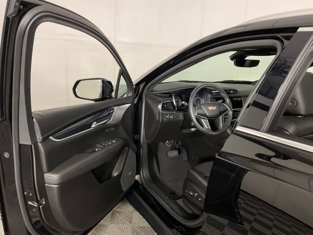 Used 2024 Cadillac XT5 Premium Luxury w/ Technology Package FWD image 23