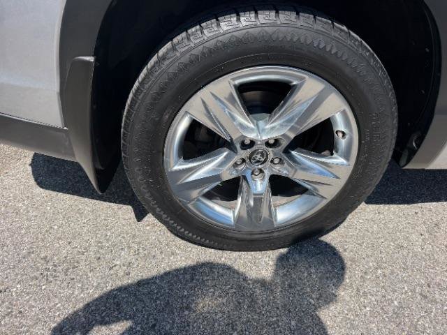 Used 2017 Toyota Highlander Limited AWD/4WD image 13
