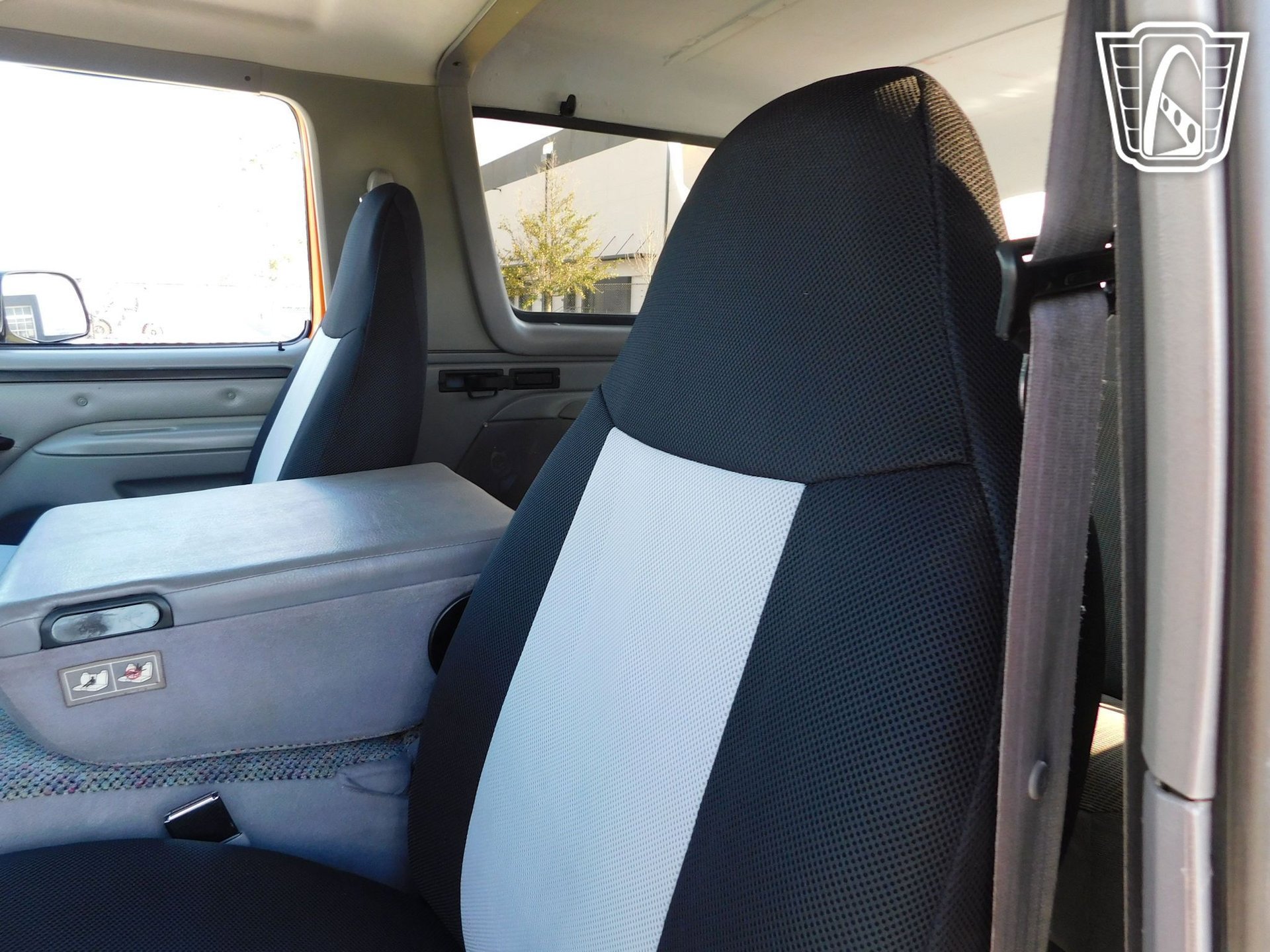 Used 1996 Ford Bronco image 5