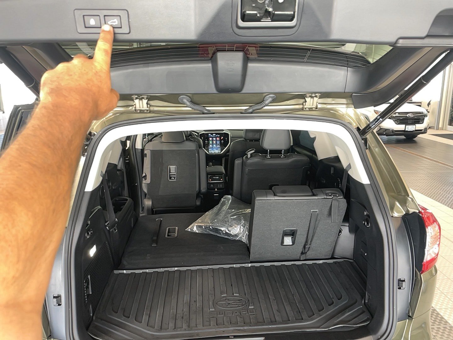 Used 2025 Subaru Ascent Touring AWD/4WD image 24